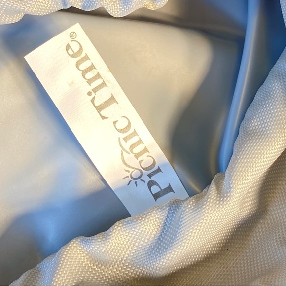 BNWT Foldable heavy lined cooler/picnic basket. - Picture 3 of 16